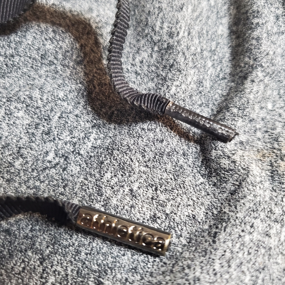 Lululemon Women's Zipup Hoodie - Picture 6 of 11